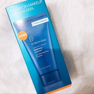 • Dr. Dennis Gross Hyaluronic Marine Cleanser •